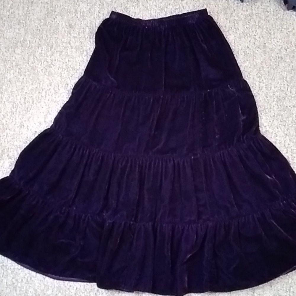 Vintage Women's Skirt Velvet Color Burgundy Size Approximately M